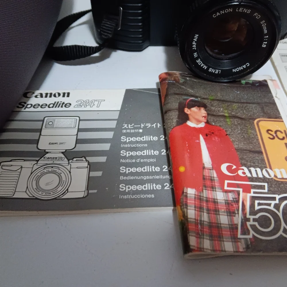 Vintage Canon T50 50mm Film Camera with 28-80mm Zoom Lens & Case 📷 SLR Manual